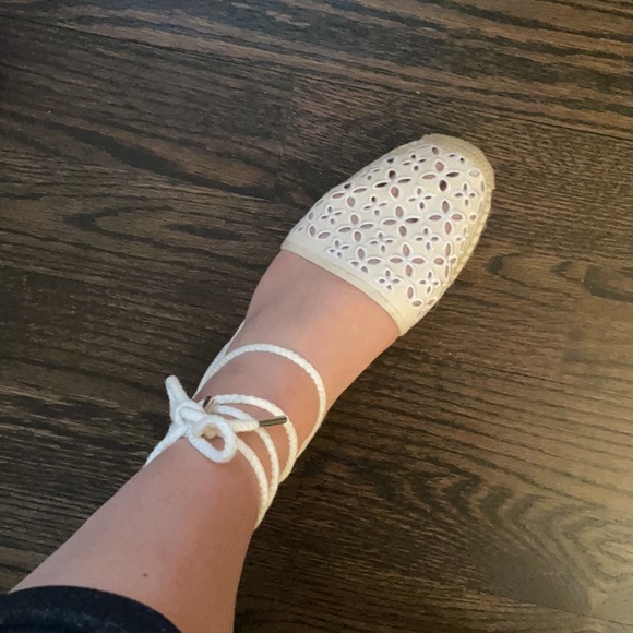 Michael Kors Lace up canvas shoes - Picture 2 of 4